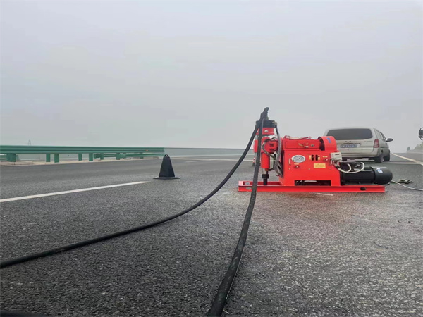 容县马路路基路面开裂下沉注浆加固灌浆